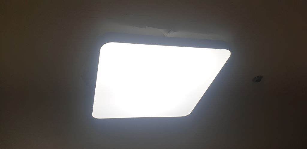 홈플래닛 LED 정사각 방등 on